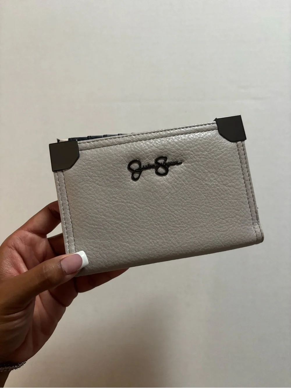 Jessica Simpson Gray Leather Card Wallet with Gunmetal Corners